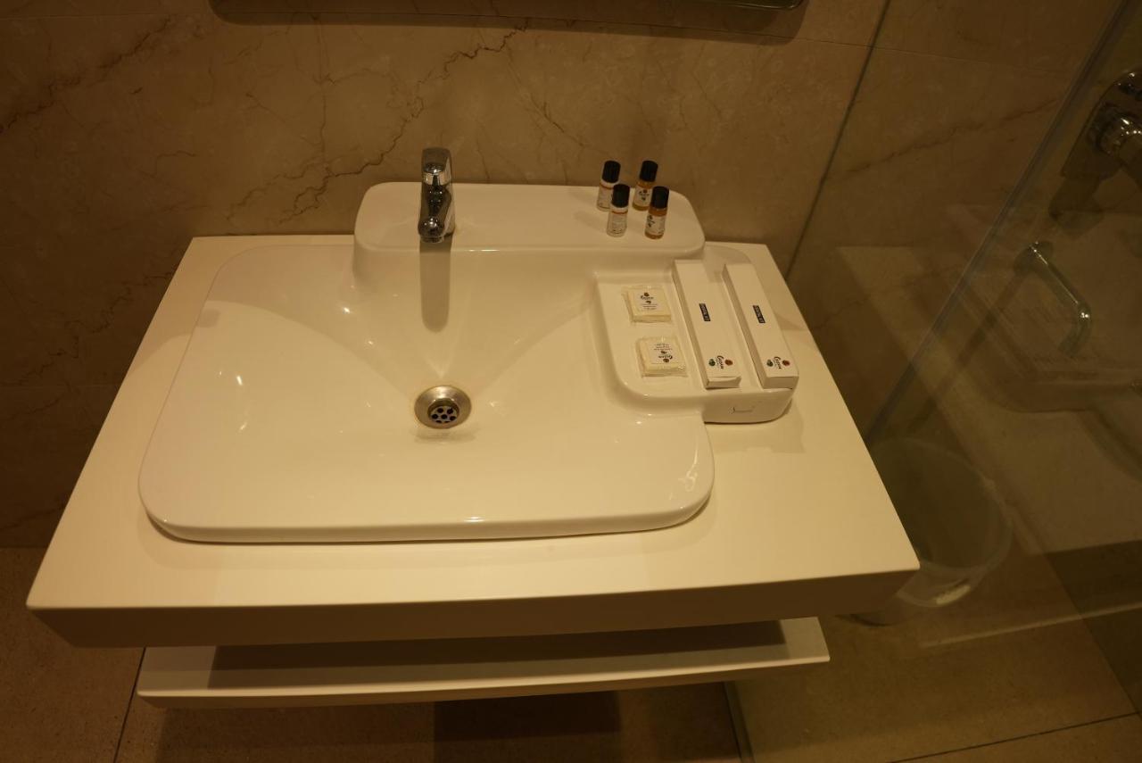 Hotel Ocean Vista Bay Visakhapatnam Esterno foto